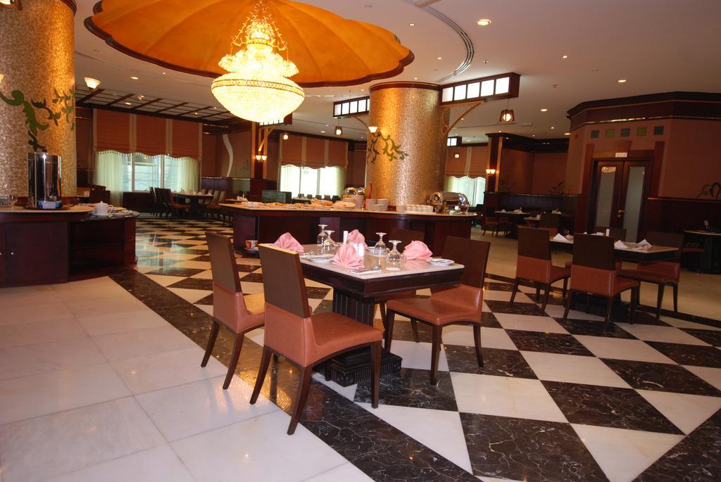 Al Bustan Tower Hotel Suites Sharjah Exterior photo
