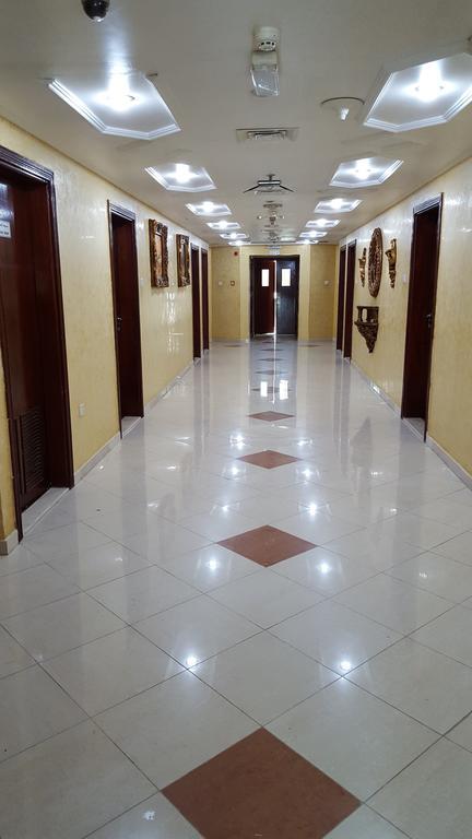 Al Bustan Tower Hotel Suites Sharjah Exterior photo