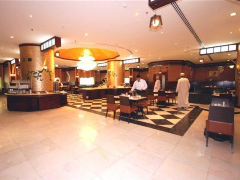 Al Bustan Tower Hotel Suites Sharjah Exterior photo