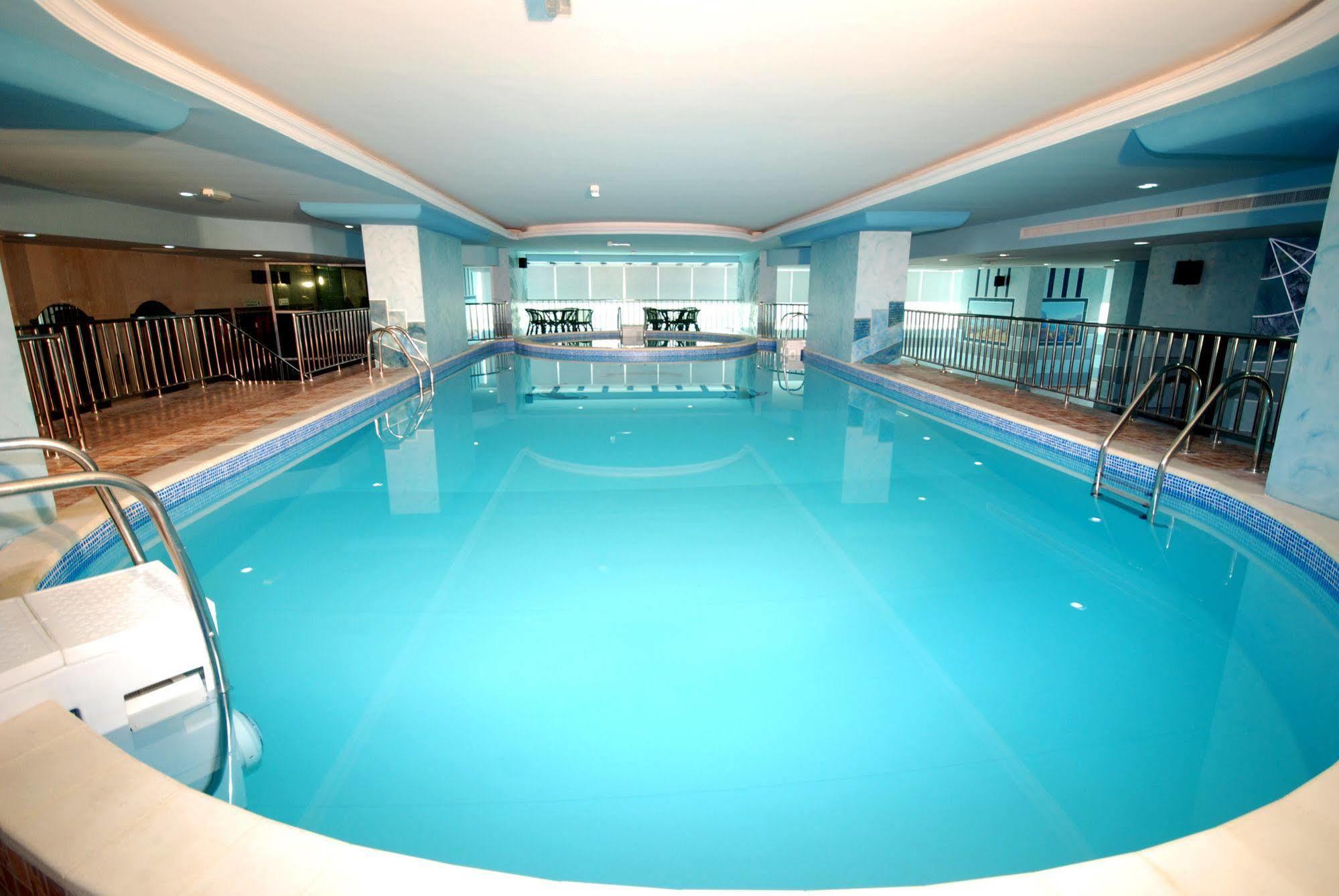 Al Bustan Tower Hotel Suites Sharjah Exterior photo
