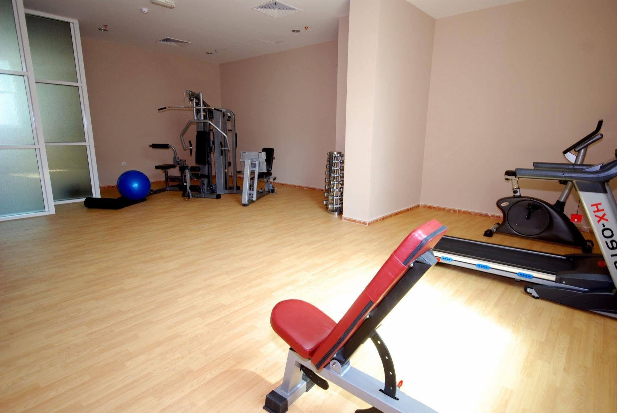 Al Bustan Tower Hotel Suites Sharjah Exterior photo