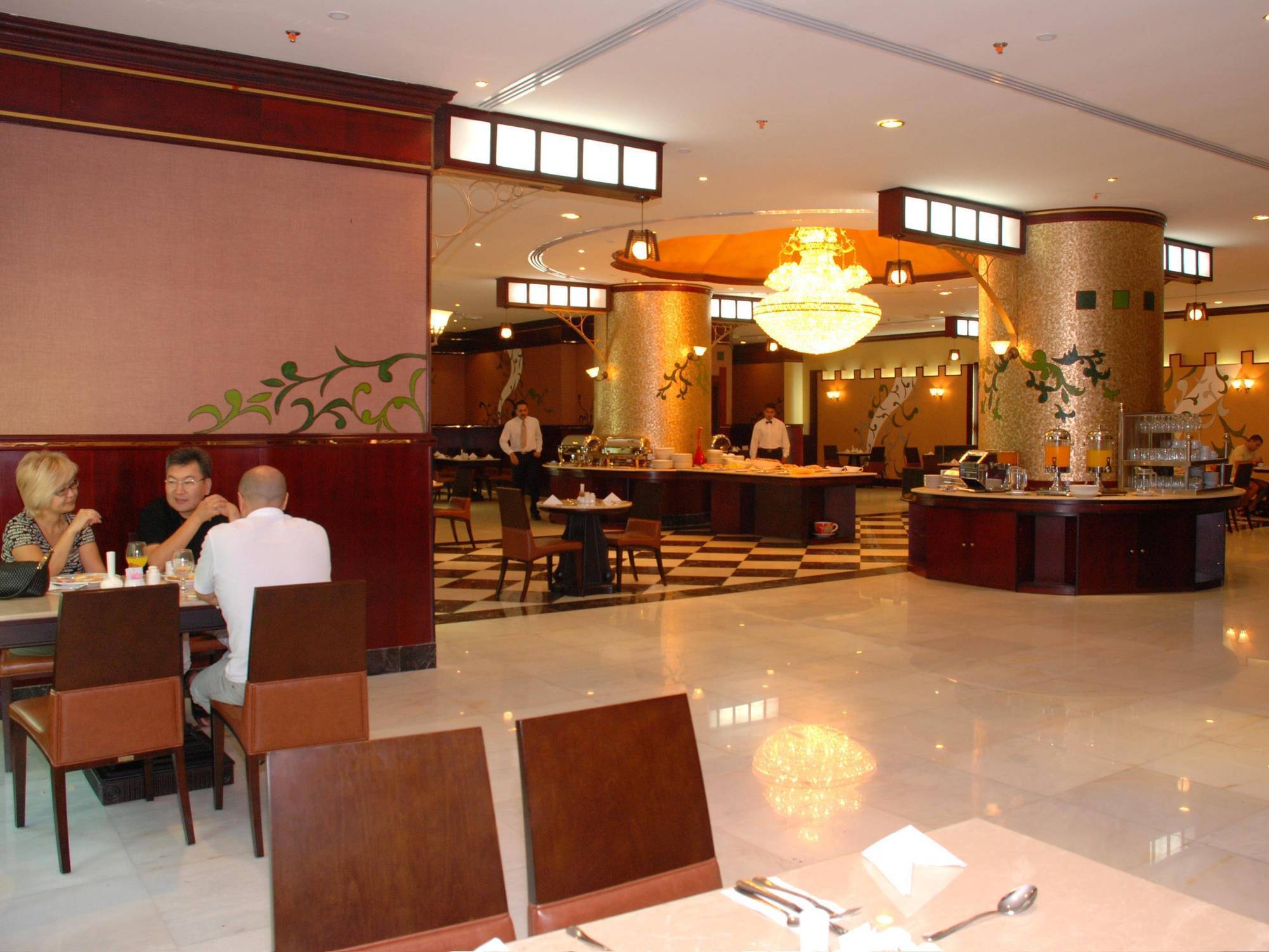 Al Bustan Tower Hotel Suites Sharjah Exterior photo